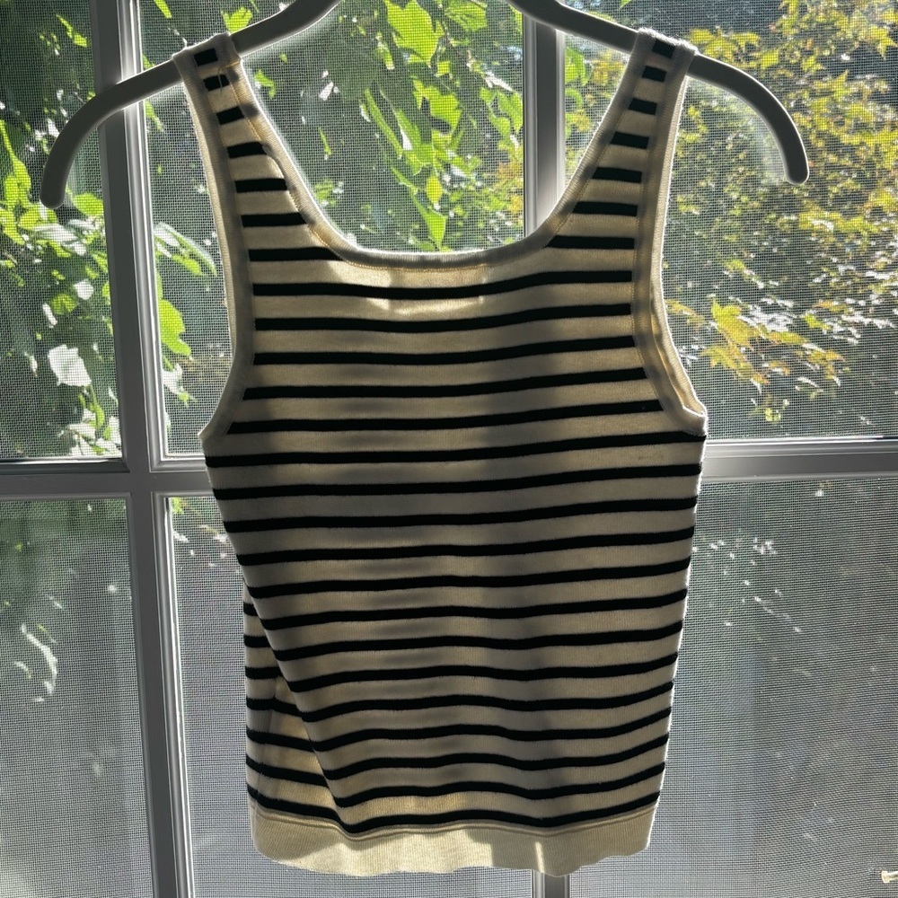 Ameè Black and Cream Fitted Crop Tank Top - Picture 2 of 4